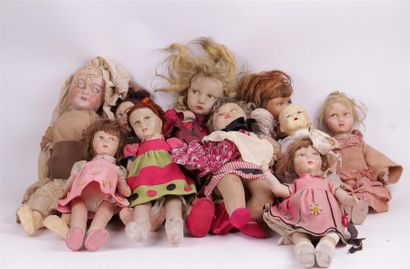 null Lot de poupées de bazar de type Raynal en feutrine et divers. En l'état. 