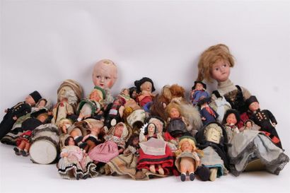 null LOT divert de poupées de bazar avec têtes en céluloïde et composition, poupées...