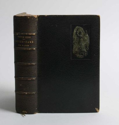 null Victor HUGO, Notre-Dame de Paris, Edition Edouard Guillaume, Paris, 1888. Exemplaire...