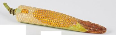 null JAPON - Début XXe siècle
Epi de maïs en ivoire polychrome. 
L. 31 cm. 

Spécimen...