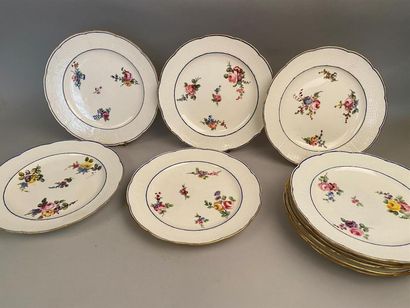 null Sèvres
Dix assiettes à ozier en porcelaine tendre à motifs de vannerie en léger...