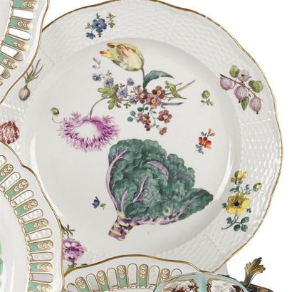 null Meissen
Assiette à bord contourné en porcelaine à motifs de vannerie en léger...