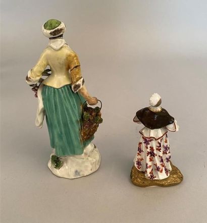 null Meissen
Statuette miniature en porcelaine représentant une femme de qualité,...