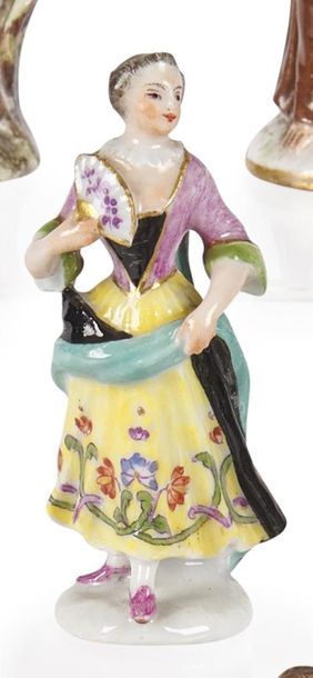 null Meissen
Statuette miniature en porcelaine représentant une femme de qualité...