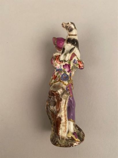 null Meissen
Flacon à parfum en porcelaine formé d'une figure d'Arlequin tenant dans...