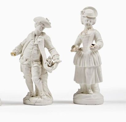 null Mennecy
Deux statuettes en biscuit de porcelaine tendre représentant un couple...