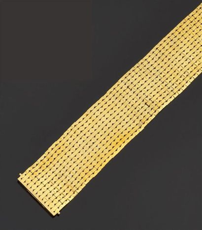 null Bracelet ruban en or jaune 750 millièmes, les maillons plats de forme rectangulaire...