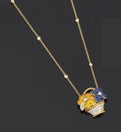 null Collier articulé en or jaune 750 millièmes agrémenté de petits diamants supportant...