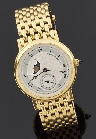 null BREGUET, N° 2002
Montre bracelet en or jaune 750 millièmes, la montre de forme...