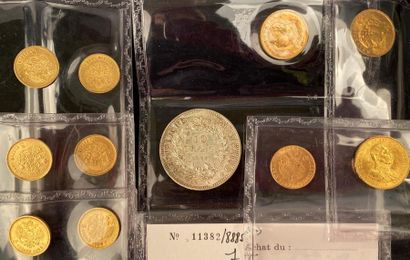 null - 6 pièces en or de 20 roubles
- 2 pièces en or de 20 Frs Suisse
- 1 pièce en...