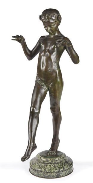 null Eugène Désiré PIRON (1875-1928)
" Jeune femme au lierre ". 
Épreuve en bronze...