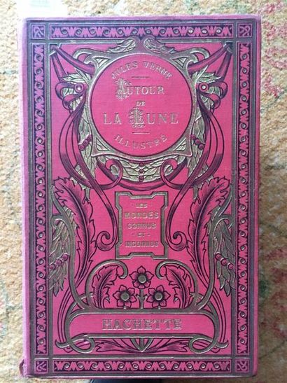 null Jules VERNE, Six volumes, Cartonnage en percaline rouge : 
- L'étonnante aventure...