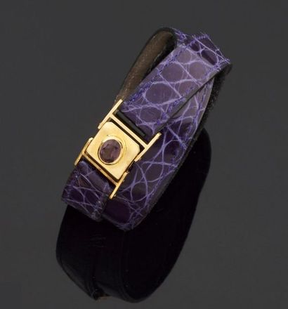 null Bracelet double en cuir violet, le fermoir en or jaune 750 millièmes, orné d'une...
