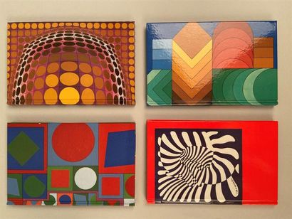 null Victor VASARELY (1906-1997)
Hexagone, 1988
Sculpture-livres en plexiglas contenant...