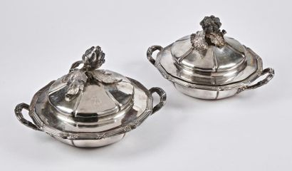 null Two vegetable dishes with handles forming a pair with their 950 thousandths...