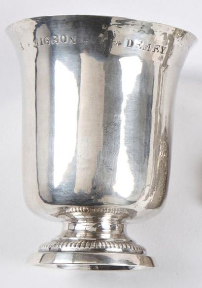 null Tulip-shaped timbale in plain silver on a gadrooned pedestal, engraved "A.MIGEON.F.DEMEY"...