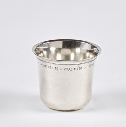 null Plain silver cup called "curon", with a threaded neck. Monogrammed "ANDRIEN...