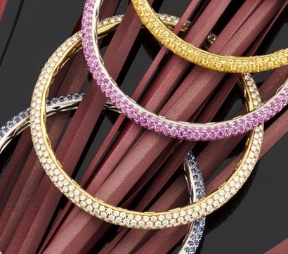 null Bracelet jonc rigide en or jaune 750 millièmes entièrement pavé de diamants...