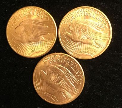 null ** Trois pièces de 20 dollars Saint-Gaudens en or jaune 1922 et 1923 
Frais...