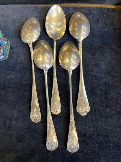 null Set of five silver teaspoons 800 mils (66 g) and 925 mils (19 g).