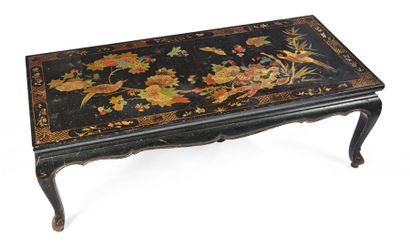 null Coffee table in black lacquered wood with trendy birds decoration. 
40 x 120...