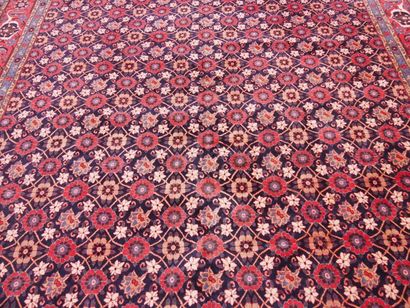 null Large and exceptional Persian carpet VERAMIN with "mina khani" decoration on...