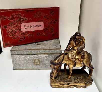 null VIETNAM - 20th century

Set comprising:

- Wooden subject representing a character...