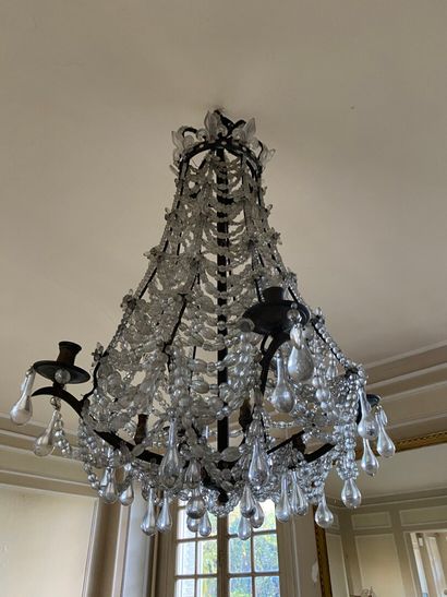 null Chandelier with laces and four bronze light arms and pendants 

Height: 100...