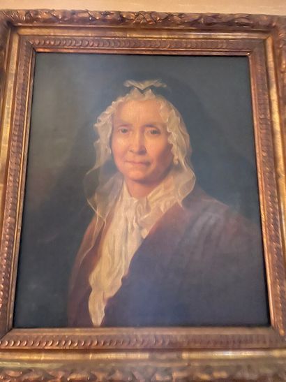 null Ecole Française du XIXe siècle 

Portrait de femme 

Huile sur toile 

Dans...