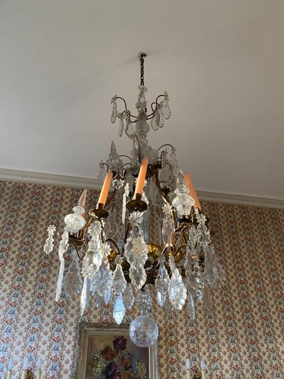 null Chandelier cage in gilt bronze with ornamentation of pendants and pandeloques...