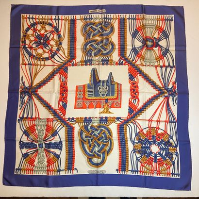 null HERMES Paris 

Square in silk titled "Macramé" blue border

(Good condition...