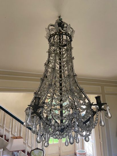 null Chandelier with laces and four bronze light arms and pendants 

Height: 100...