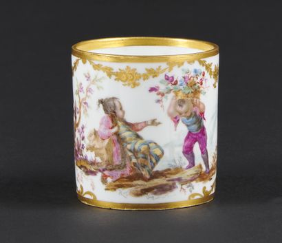 null Sèvres

Gobelet litron de la troisième grandeur en porcelaine dure à décor polychrome...
