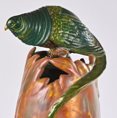null MANUFACTURE ZSOLNAY - PECS

Vase with the pheasant out of iridescent ceramics...