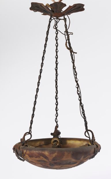 null DAUM-NANCY

Three-light pendant with conical hemispherical bowl, wrought iron...