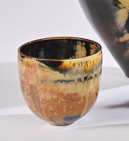 null Didier HOFT (né en 1957)

Vase conique en céramique à émail à larges coulées...