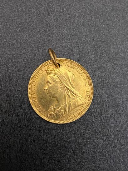 null Medallion pendant with a gold coin.

Height : 2,5 cm

Gross weight : 5,9 g