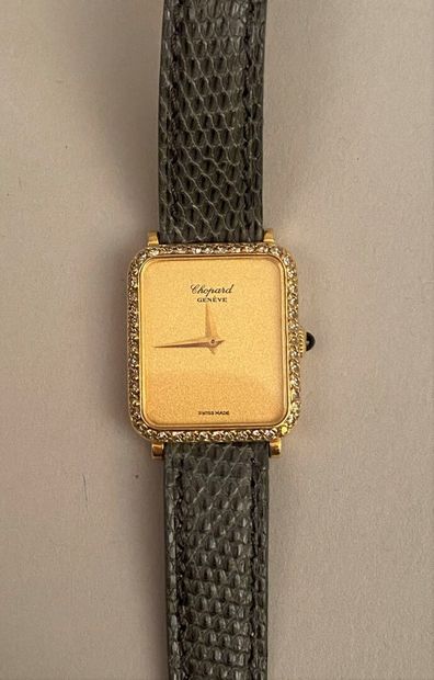 null CHOPARD

Montre bracelet de dame, la montre de forme rectangulaire en or jaune...