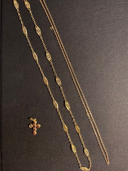 null Two articulated necklaces in yellow gold 750 thousandths, the one holding in...