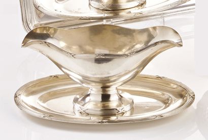 null Pair of plain saucers in silver 950 thousandths of oval form, on adherent plates,...