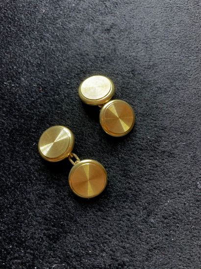 null CARTIER

Pair of cufflinks in yellow gold 750 thousandths, the ends of round...