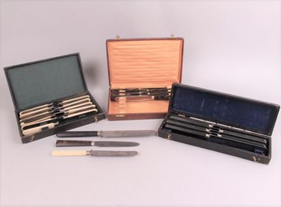 null SET including : 



Twelve table knives and a carving set, engraved steel blades,...