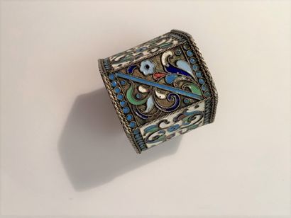 null Hexagonal silver napkin holder filigree and enamelled polychrome of

foliage.

MOSCOW...