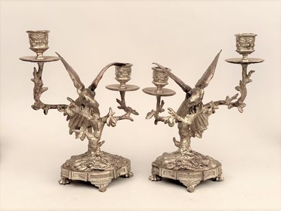 null Louis-Alfred BARYE (after) 

Pair of two silvered bronze table ends with eagles...