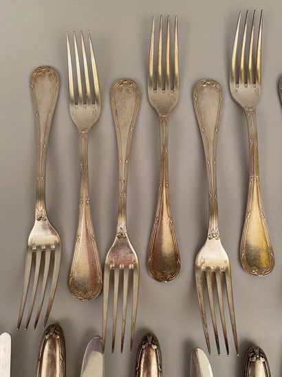 null CHRISTOFLE

Set of silver plated cutlery with crossed ribbons, including twelve...