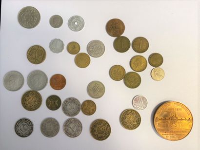 null * Ensemble de pièces argent, comprenant : 

- 25 pièces de 10 francs, de 1929,...