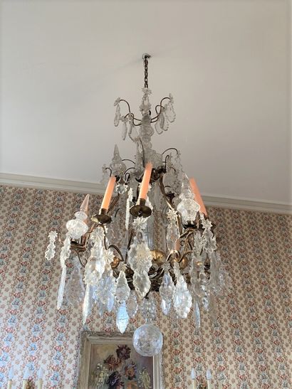 null An ormolu cage chandelier with ornamentation of pendants and pandelions 

H....
