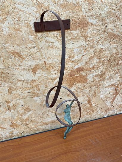 null Contemporary school 

Hanging woman

Proof in metal and bronze with green patina....
