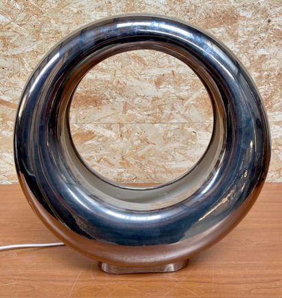 null Table lamp of circular form in chromed metal and white lacquered inside. 

Height...