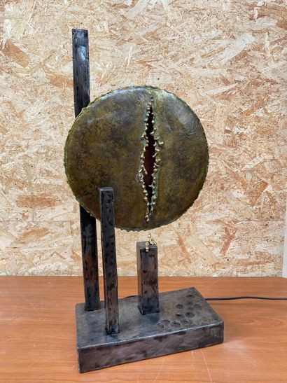 null Thierry DANIEL

The smile of Venus

Lamp-sculpture in metal with green and brown...